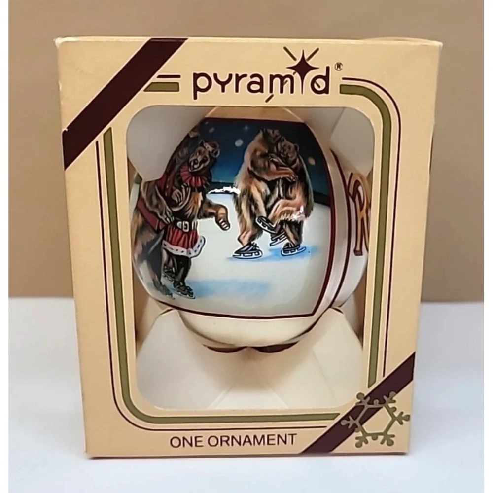Vtg 1982 Pyramid Ringling Bros Barnum Bailey Bears on Ice Ornament-Original Box‎